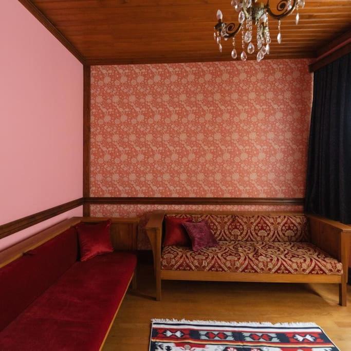 Daire Beyoglu'nun Kalbinde Yueksek Tavanli İstanbul